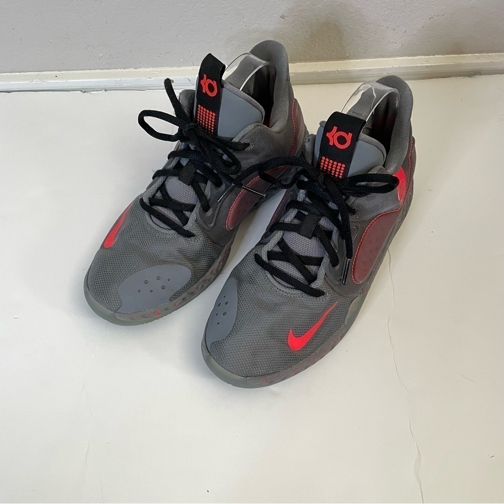 Nike KD Trey 5 VII AT5685-002 Basketball Gray Red Hi Top Sneakers Shoes Size 6Y